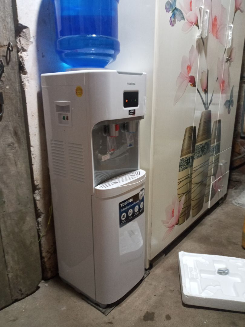 tôi đã nhận được hàng chiều nay,đã lắp đặt ,một nước lạnh chảy một bên nước nóng  không chảy,một bên khóa nước hỏng lỏng nẻo,đề nghị nhà bán hàng sử lý giúp