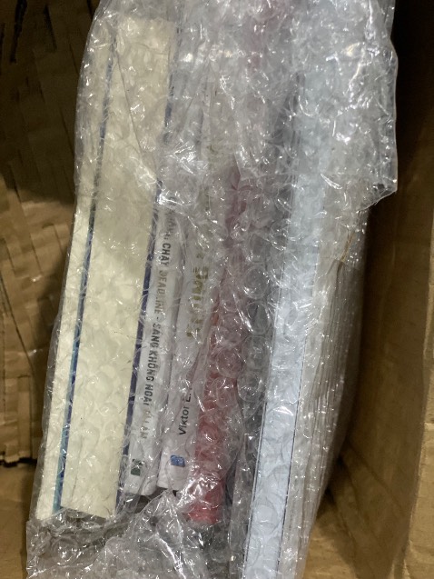 Shipper giao hàng nhanh, sách được đóng gói cẩn thận
Về nội dung: mình thấy nội dung khá khó hiểu, trừu tượng, tác giả không những đề cập đến xã hội học, liệu pháp ý nghĩa... mà còn đề cập đến những nội dung khác nữa.
Mình nghĩ người đọc cần đọc thêm những sách khác cùng chủ đề để hiểu rõ hơn.