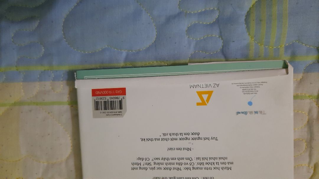 Bth mình rất an tâm về chất lượng sách tiki nhưng quyển này có lẽ là tệ nhất. bìa đằng sau bị gập hẳn lên rách mất một chút. bìa trông hơi bẩn. Nội dung thì mình theo dõi *** trên face thấy rất ok. Nói chung là săn sale 50% nên cũng kh dám phàn nàn nhiều Bth mình rất an tâm về chất lượng sách tiki nhưng quyển này có lẽ là tệ nhất. bìa đằng sau bị gập hẳn lên rách mất một chút. bìa trông hơi bẩn. Nội dung thì mình theo dõi *** trên face thấy rất ok. Nói chung là săn sale 50% nên cũng kh dám phàn nàn nhiều