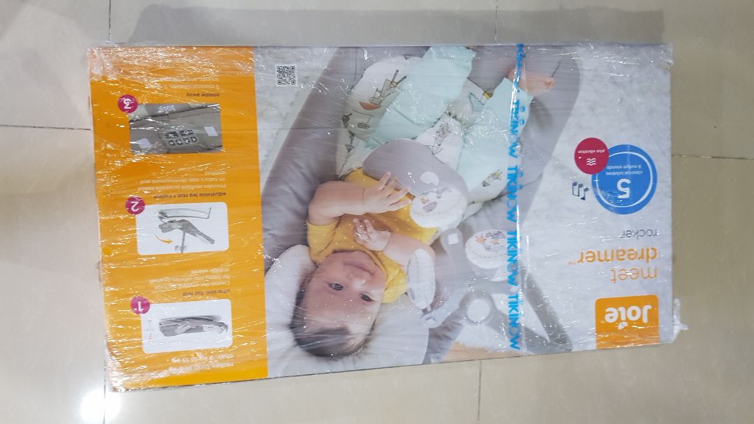 Giao hàng sớm hơn dự kiến, đóng gói kỹ càng. Nhỏ gọn, nhẹ, dễ di chuyển. Bé nhà mình rất thích.
Vải lót hơi nóng, k rút mồ hôi. Vote 4 sao.