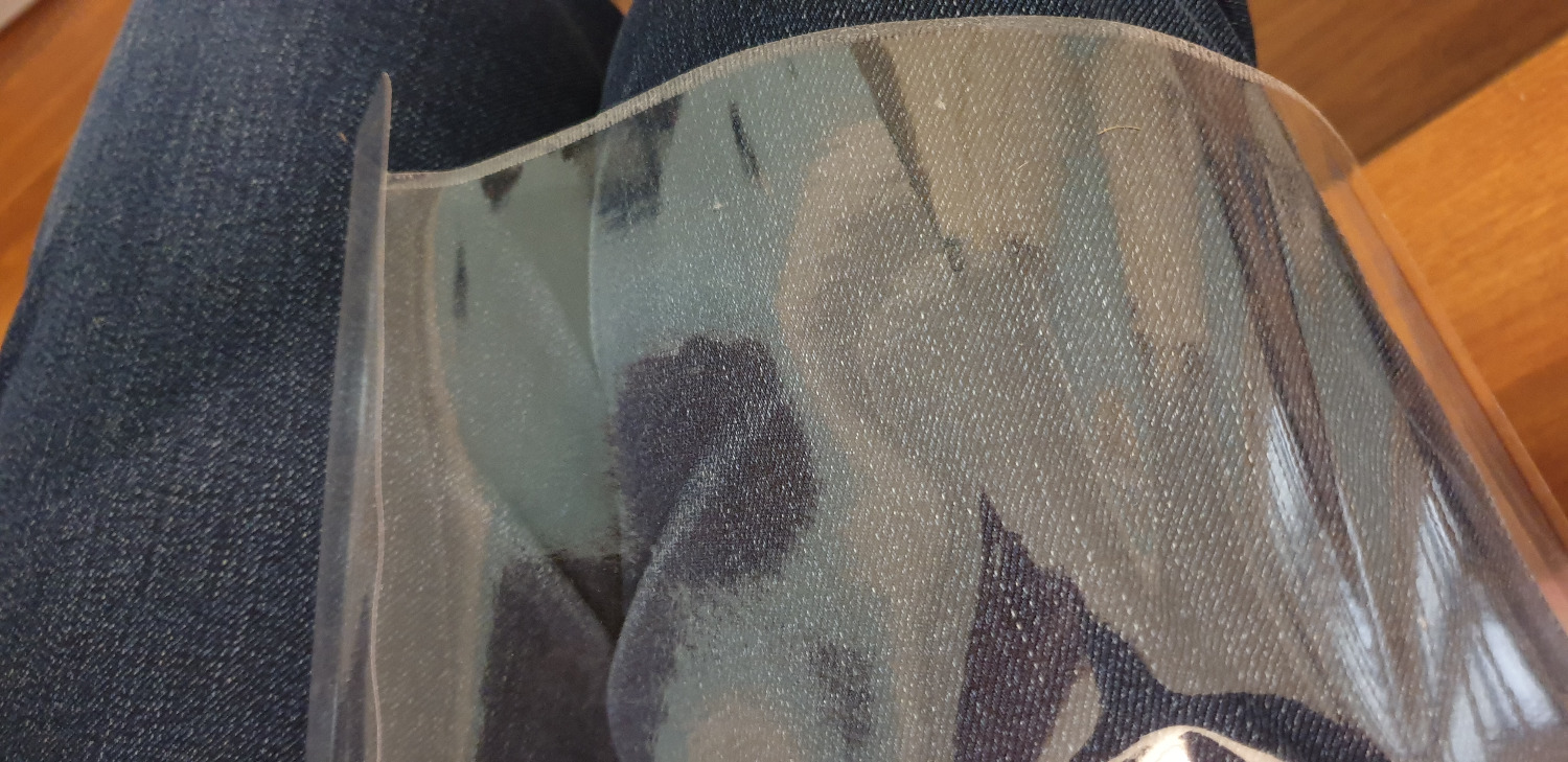 - Sách bị cáu bẩn, móp gáy, nhiều trang sách đổi màu giấy như bị tồn kho, ẩm mốc lâu ngày
- Không đăng ký Bookcare nhưng tự động cho vào đơn hàng,  ngoài ra bọc sách bị hỏng.

Đây là lần thứ 2 trong vòng 03 ngày tôi gặp phải vấn đề đối với chất lượng sản phẩm của các bạn. Các bạn cần chú ý giúp chúng tôi mua hàng trên Tiki vì tin tưởng vào sản phẩm và dịch vụ của các bạn. Nhưng nếu các bạn tiếp tục chỉ tập trung giao hàng nhanh mà không kiểm tra chất lượng sản phẩm thì các bạn sẽ đánh mất niềm tin của chúng tôi. Các bạn nên hiểu rõ thị trường không chỉ có các bạn cung cấp những dịch vụ này.  Các bạn không nên để chúng tôi là khách hàng nghĩ rằng sản phẩm của các bạn có chiết khấu tức là chúng tôi sẽ phải nhận những sản phẩm tồn kho, kém chất lượng như thế này. Thực sự là sự không tôn trọng khách hàng từ phía các bạn. 
Ngoài ra, tôi đăng ký dịch vụ Tikinow nhưng chất lượng sản phẩm và việc đổi trả thực hiện chậm trễ như vậy thì thực sự quá thất vọng.  Nhìn quyển sách trông như sách cũ mất luôn cả hứng đọc!!