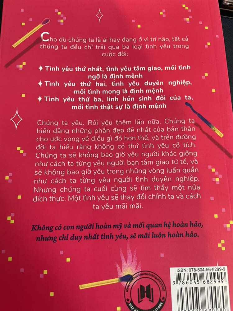 Kiếp nào ta cũng tìm thấy nhau là 1 sử thi về Soul mate (tri kỷ)

Cuốn này là 1 sử thi về Twin Flame - linh hồn song sinh.

2 linh hồn là một trước khi tái sinh đã tách ra làm đôi để cùng nhau trải nghiệm và học hỏi.

Với TF không phải là chúng ta sinh ra dành cho nhau. Mà phải nói là chúng ta vốn dĩ đã là của nhau.

Đây là mối liên kết không thể phá vỡ. 2 linh hồn sinh đôi chỉ hợp làm 1 chỉ khi cả 2 nhận thức được bản chất thực sự của mình, của tình yêu vô điều kiện. 

Cảm ơn vũ trụ đã đưa tui tới cuốn sử thi này ❤️❤️❤️
