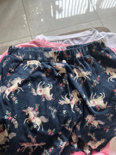 Chất liệu mềm mát. Ok