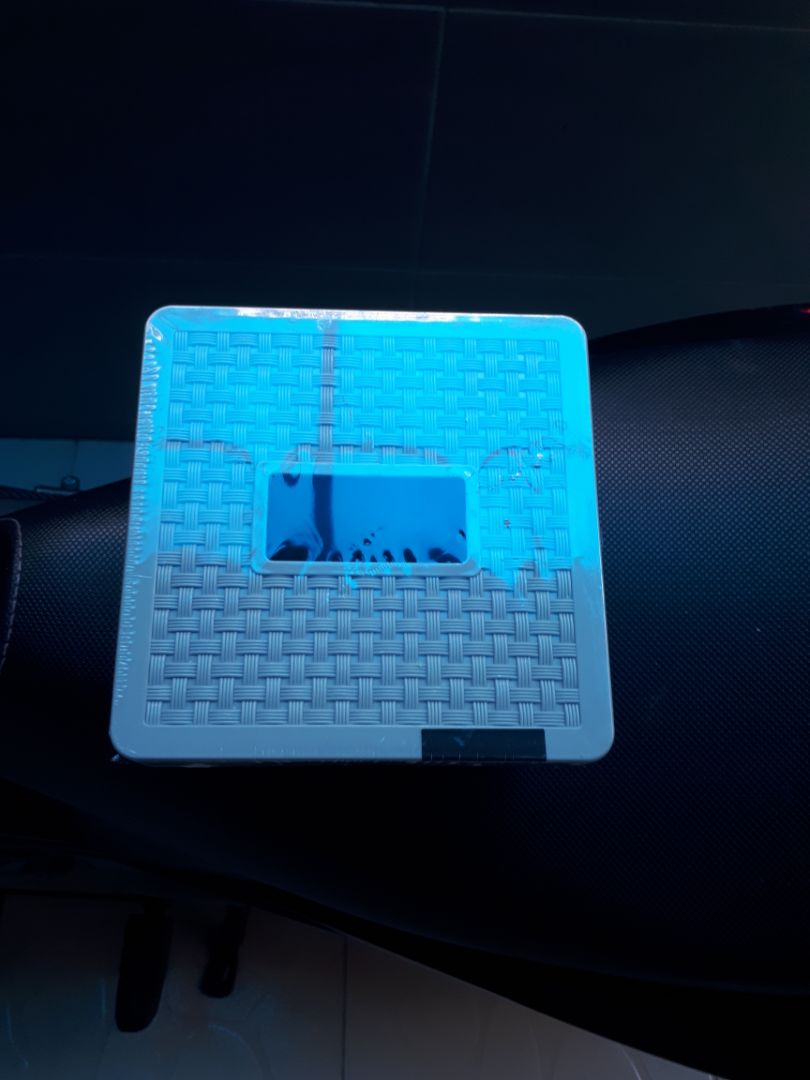 shop mình đặt hộp chữ nhật, giá 87.500, sao lại giao cho mình hộp vuông, cho mình đổi lại, tks