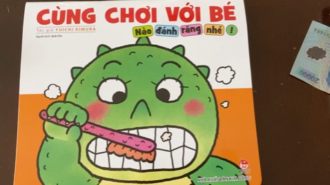 Sách vui, phù hợp với lứa tuổi, con mình rất hứng thú với bộ sách này.