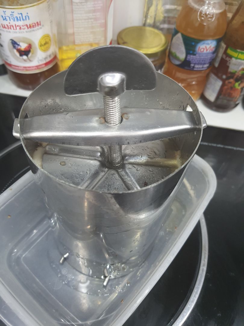 Dày dặn,chắc chắn
Nhược điểm: Viền sắc quá,mình bị đứt tay,chảy máu😭