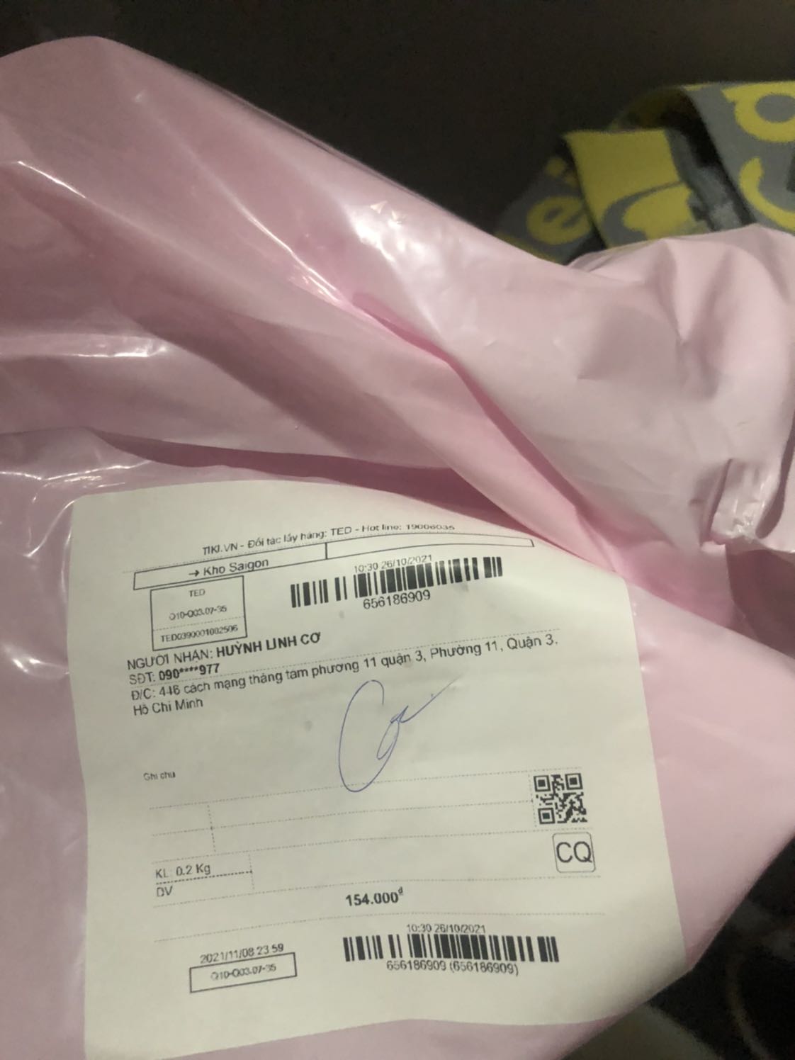 Sao mình đặt hàng hình ảnh quần này, mà lại giao quần khác vậy shop. Liên hệ lại giúp mình (***)
Mình đã đặt nhiều sp tương tự ở shop rồi. Chắc có sự nhầm lần.