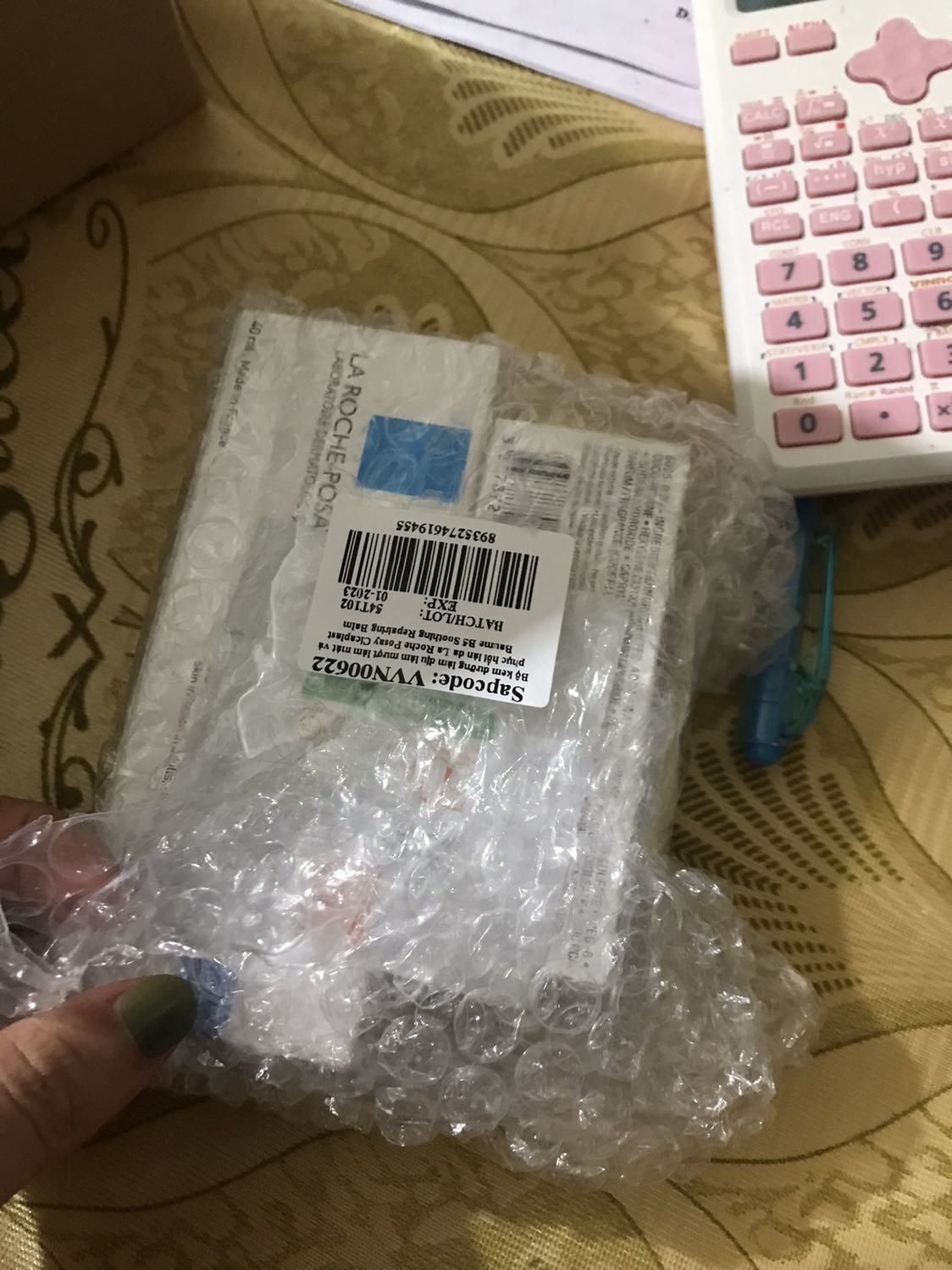 Mua trên tiki mình mong là chính hãng ạ
Chưa dùng nên ch đánh giá đc chất lượng sản phẩm nhưng được tặng nhìu quà nên thích quá ạ