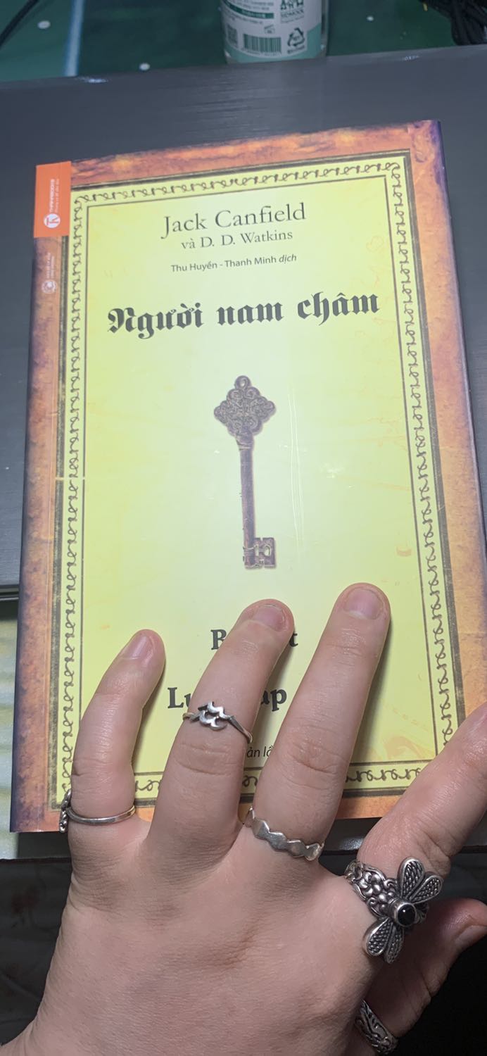 1 combo sách mình thấy chất lượng sách rất ok và giao hàng rất nhanh nữa. Sách trên tiki rẻ hơn nhiều bên ngoài. Rất ưng ý