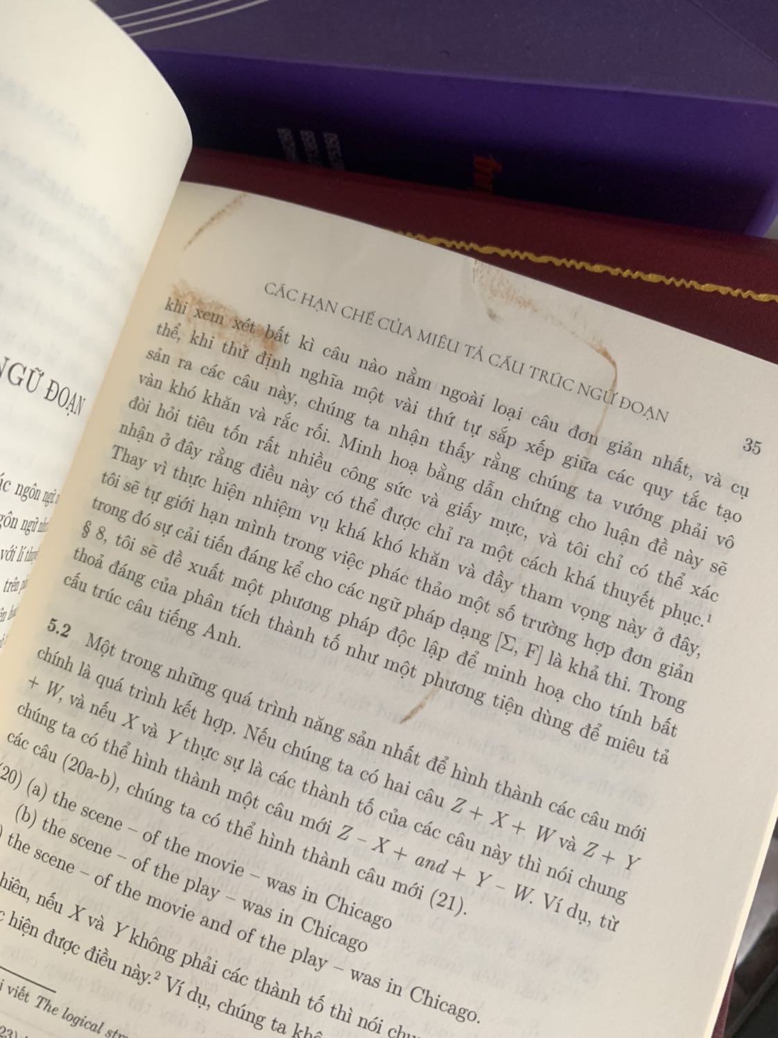 Sách có vết nhăn liên tiếp ở nhiều trang (từ 36-45) và có vết bẩn không tẩy được (35).