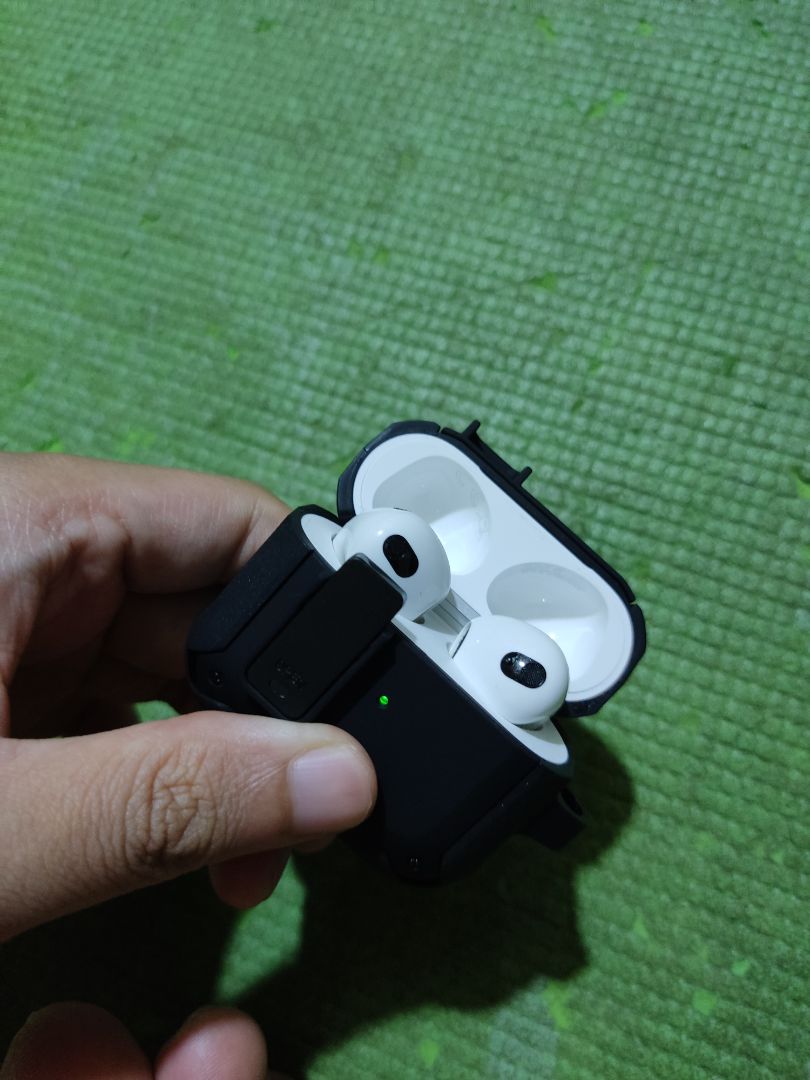 Sorry shop mình chưa coi kỹ do bận công việc, sản phẩm khá tốt và khít nhé. Once again, sorry! Sorry shop mình chưa coi kỹ do bận công việc, sản phẩm khá tốt và khít nhé. Once again, sorry!