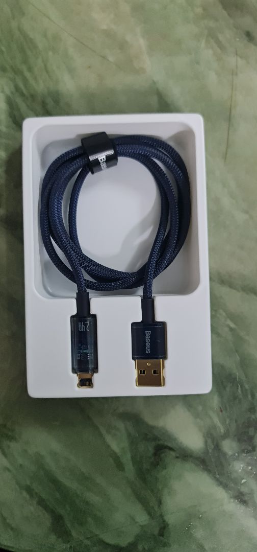 Nhìn khá xịn xò, chất lượng phải dùng thêm mới đánh giá được. Nói chung là mua dc moi nguoi nhé