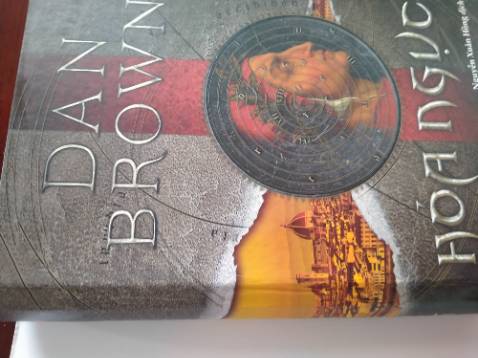 - Về giao hàng: Giao trễ 1 ngày, shipper vẫn được. Chung quy thì vẫn được.
- Về sản phẩm: Sách rất thơm nhưng đóng gói vẫn chưa ổn, sách bị nhăng nhiều chỗ, cũng thật may là không bị rách. Tuy chưa đọc nhưng rất mong đợi chất lượng của tác phẩm.