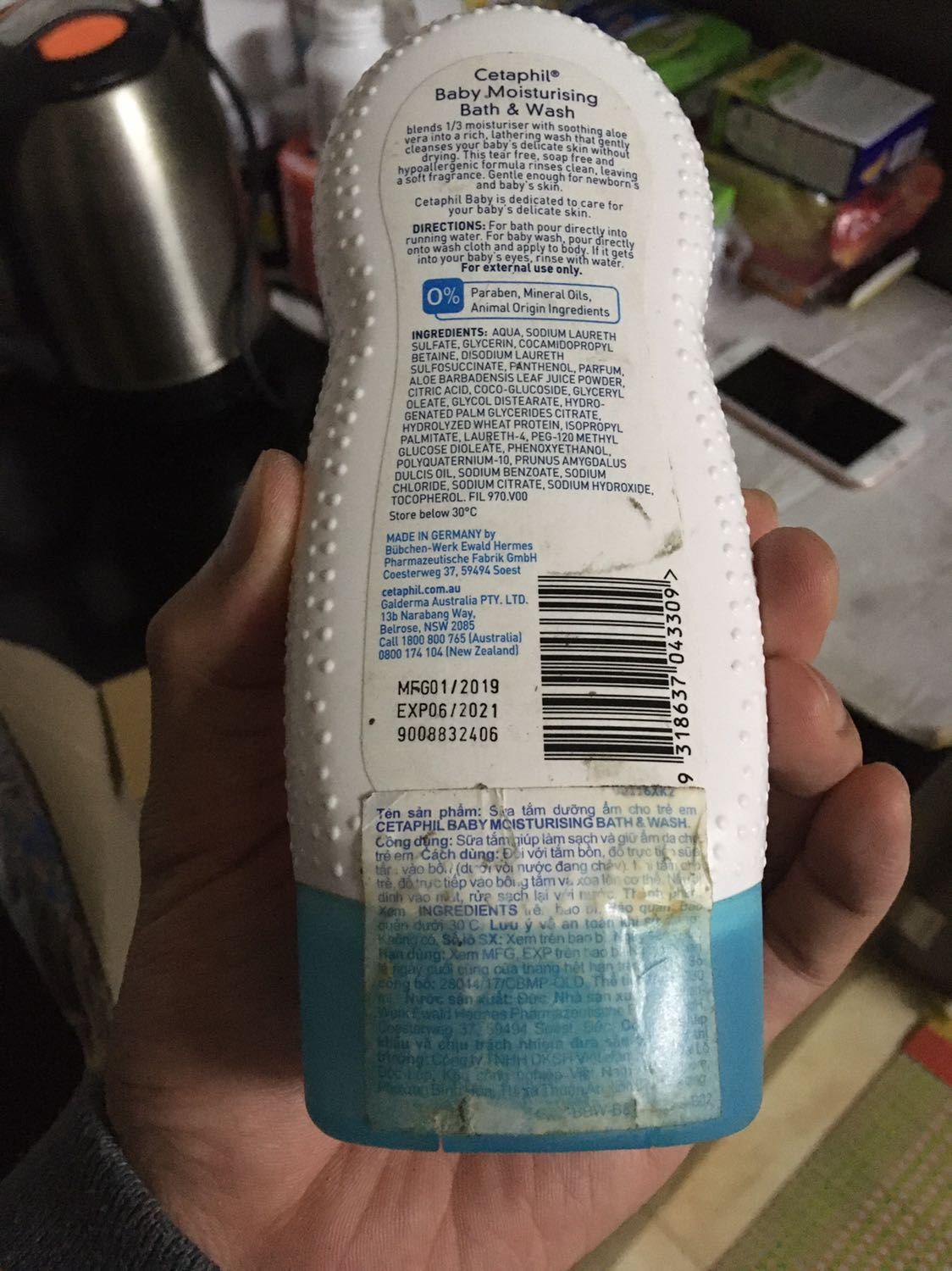 Bao bì cũ và rất bẩn, có dấu hiệu thấm nước chắc hàng tồn. Đề nghị Tiki đổi hàng nếu không có hàng mới thì tôi muốn trả lại. Hàng thế này mà cũng giao cho khách được. Tiki giờ làm ăn cũng lởm vậy. Bao bì cũ và rất bẩn, có dấu hiệu thấm nước chắc hàng tồn. Đề nghị Tiki đổi hàng nếu không có hàng mới thì tôi muốn trả lại. Hàng thế này mà cũng giao cho khách được. Tiki giờ làm ăn cũng lởm vậy.