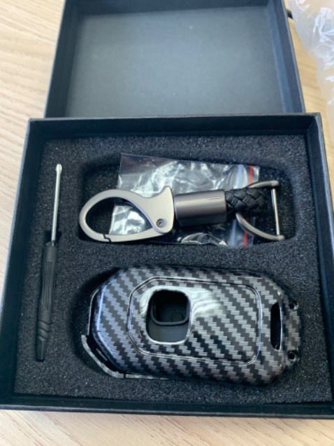 Hi shop, mình nhận được sản phẩm ốp chìa khoá theo đơn số 360830781 rồi nhưng đang không đúng theo mẫu như hình nên không lắp được, nhờ shop gửi lại giúp mình. Mình cảm ơn.