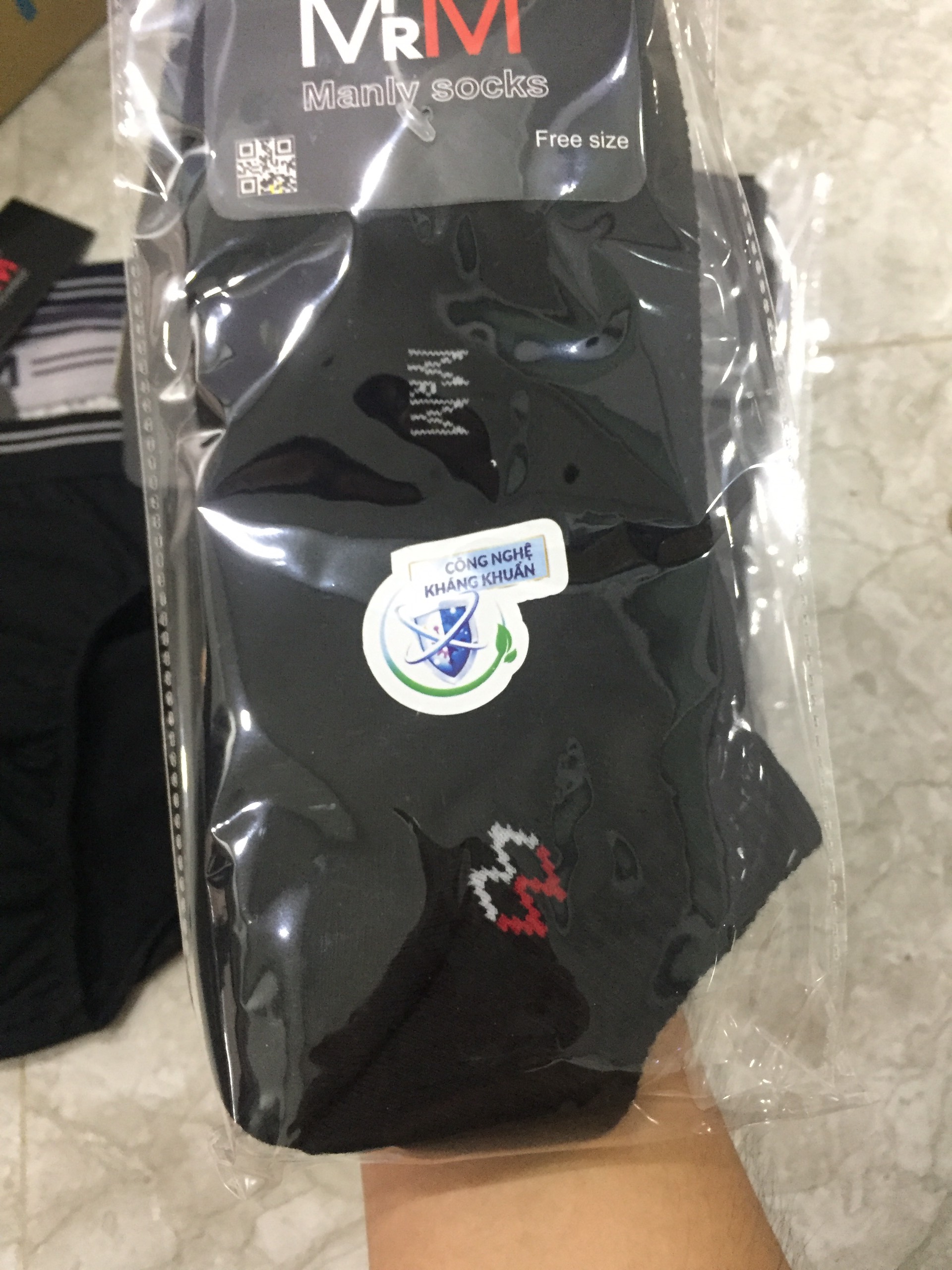 thấy mọi người review nhiều quá, cũng tin tưởng mua luôn cả quần và tất, đúng là không làm mình thất vọng, sản phẩm chất lương tốt đúng mô tả,quần cotton mềm mát, tất thoáng, không hôi chân. sản phẩm tốt, uy tín, ủng hộ trong tương lai thấy mọi người review nhiều quá, cũng tin tưởng mua luôn cả quần và tất, đúng là không làm mình thất vọng, sản phẩm chất lương tốt đúng mô tả,quần cotton mềm mát, tất thoáng, không hôi chân. sản phẩm tốt, uy tín, ủng hộ trong tương lai