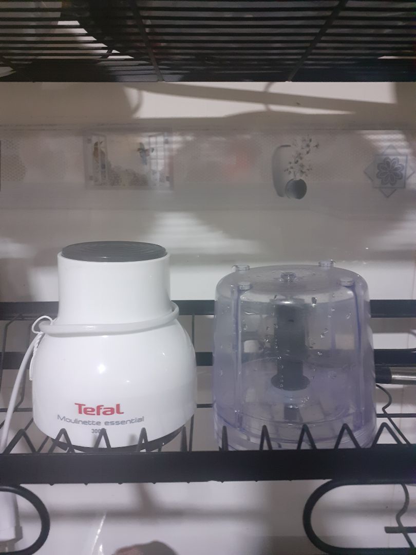 sản phẩm đẹp , giao đủ và đúng còn được tặng thêm chảo khá xịn xò . Điểm trừ duy nhất là hơi ồn 1 tí ( ý kiến riêng của em thôi ạ )