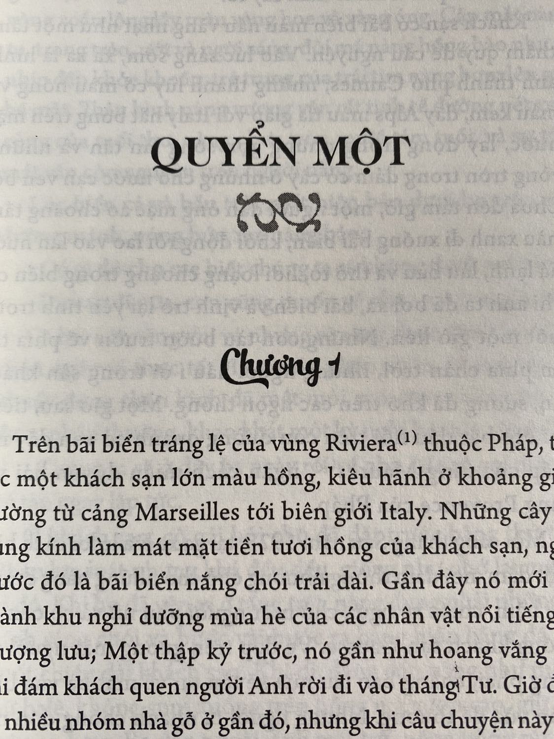 Sách giao sớm hơn dự kiến, bao bọc kĩ càng, có hơi quăn ở mép bìa nhưng ko đáng kể