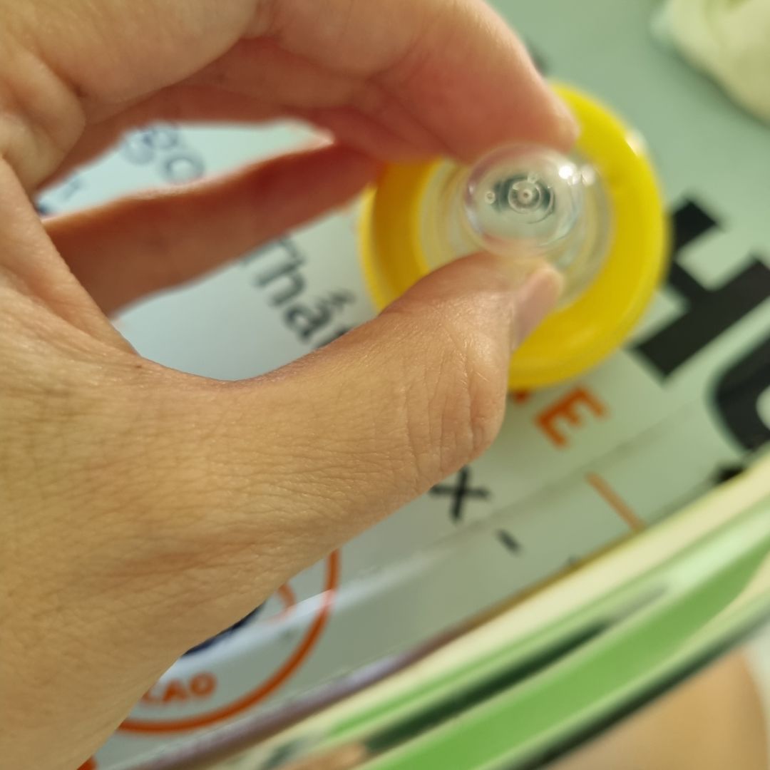 Giao hàng quá lâu, đặt nhầm size, mua size m và L mà thành s và m, mà size s này to hơn núm size s cũ ở nhà, nên vẫn dùng dc, tiki k xem dc chỗ chọn size, tới chữ size cái mất chữ, k check lại đơn dc