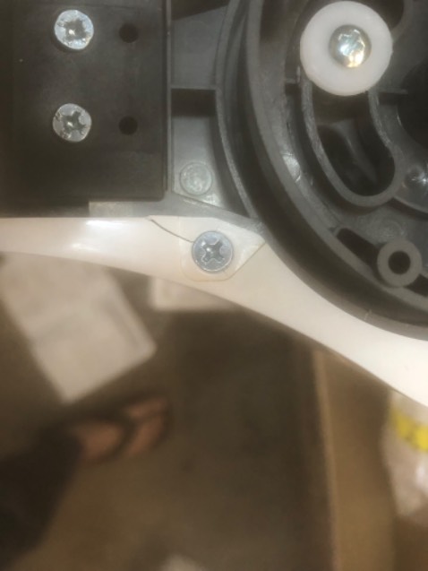 Chưa bật,cái đế ko biết làm sao cho nó chắc,da có chỗ bị hư