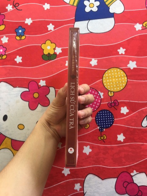 Tuyệt vời ! 
Sách được đóng gói cẩn thận : bọc kính và bọc chống xốc .
Sách mới , đẹp và không bị nhăn .