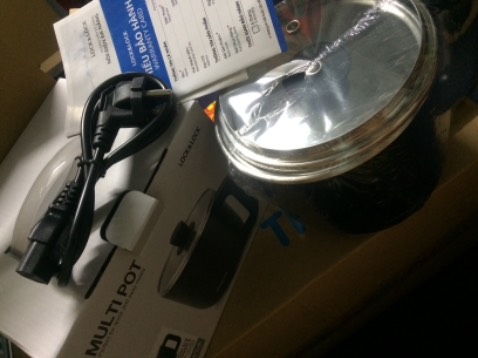 Nồi nhỏ gọn tiện dụng, thời gian nóng nhanh ok nắp kính dày đẹp, có kèm thêm vỉ nhựa hấp ok. Dây điện cứng cáp chắc chắn.
Đóng gói kĩ và chắc chắn