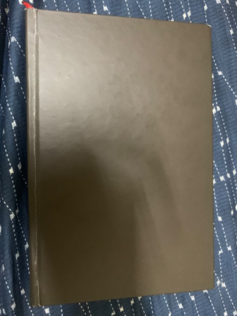 Dịch thuật tốt, chất lượng giấy tuyệt vời. Tuy nhiên nên xem lại cách đóng bìa sách vì nhìn nó như sắp bông ra rồi !