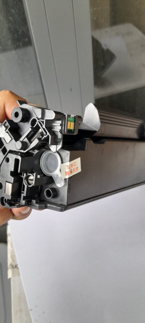 Đã mua nhiều lần. Đợt này mua thì sử dụng được 1 tuần thì bị chảy mực. Nhìn bên ngoài thì giống như mọi lần nhưng bên trong thì hàng chưa đúng. Nhắn tin cho shop nhờ hỗ trợ đổi lại nhưng ko thấy phản hồi. Hơi thất vọng xíu. Rất mong được shop hỗ trợ phí ship bên mình sẽ chịu