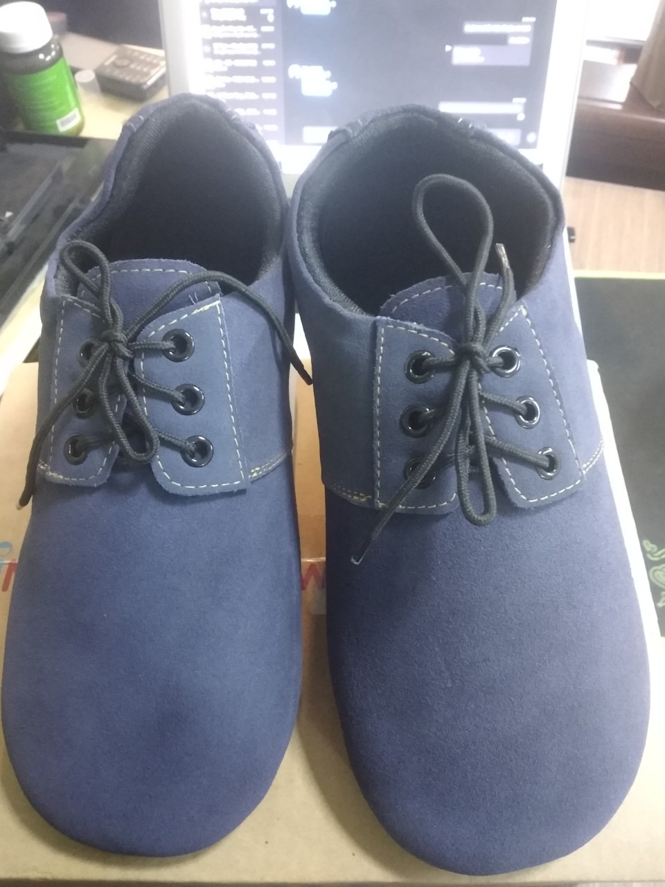 Tiki giao rất nhanh - Sản phẩm được đóng gói cẩn thận và rất vừa chân, đúng như mô tả, rất tuyệt !