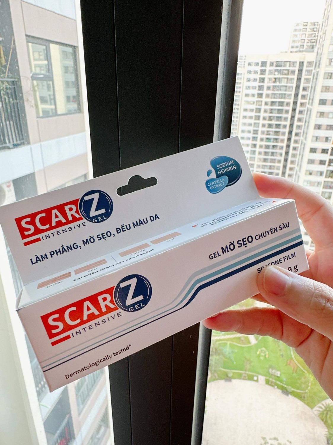 Mua cho bé nhà mình bôi vì con hay bị muỗi cắn
Gel mát, thấm nhanh, cũng ko rít nên bé ko có bị khó chịu
Mờ sẹo tốt, mẹ nào có con hay bị muỗi cắn thì nên mua tuýp này về xài nha, để sẹo thâm lâu ngày khó trị lắm