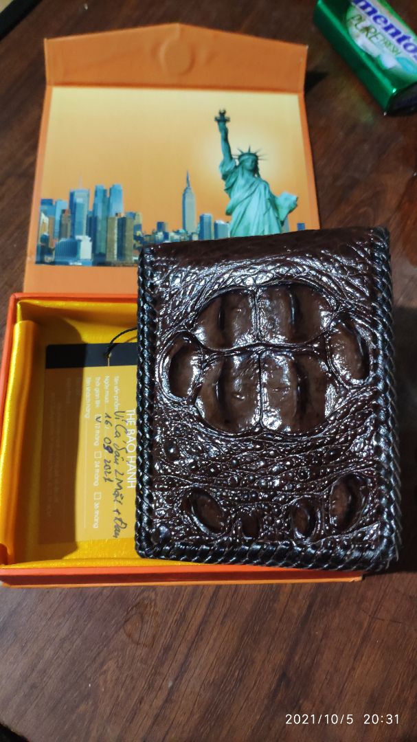 868k. mình cảm thấy tuyệt vời ông mặt trời, tưởng mua song là song mà lại bảo hành một năm. mình rất hài lòng về sản phẩm cũng như chất lượng.