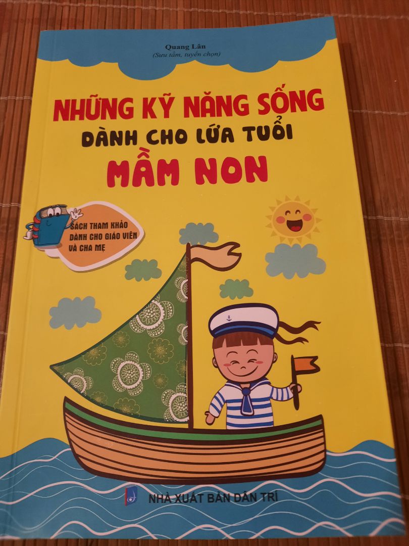 giao hàng nhanh. gói hàng cẩn thận. sách đọc rất hay và bổ ích 📚