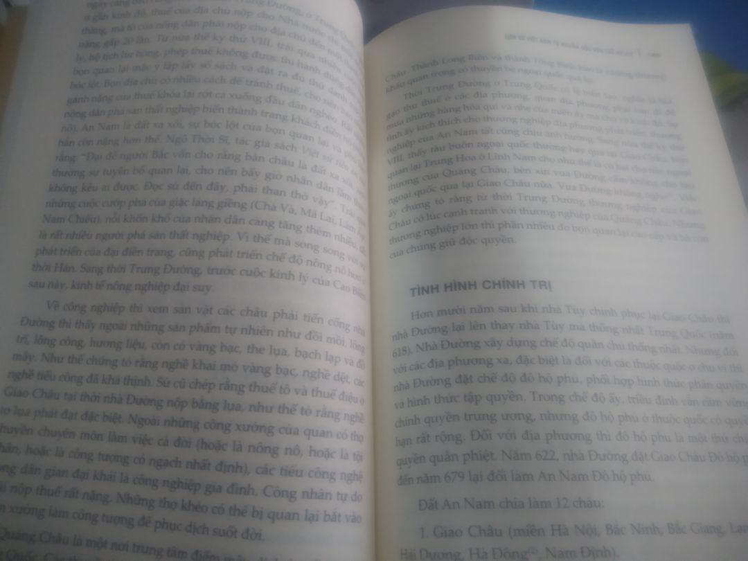 sách đc bọc ni lông bên ngoài, k mảy may vết gì luôn đẹpppp