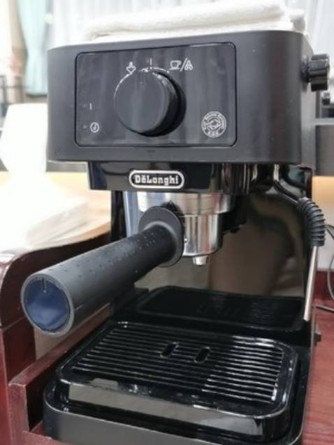 Có máy pha cà phê đúng là nhanh, tiện và pha ra rất là thơm.
Shop tư vấn và hướng dẫn nhiệt tình.
Hàng mới nguyên hộp, đóng gói cẩn thận, phiếu bảo hành đầy đủ.
Thông tin liên lạc rõ ràng. Hoàn toàn hài lòng.
Cảm ơn shop.