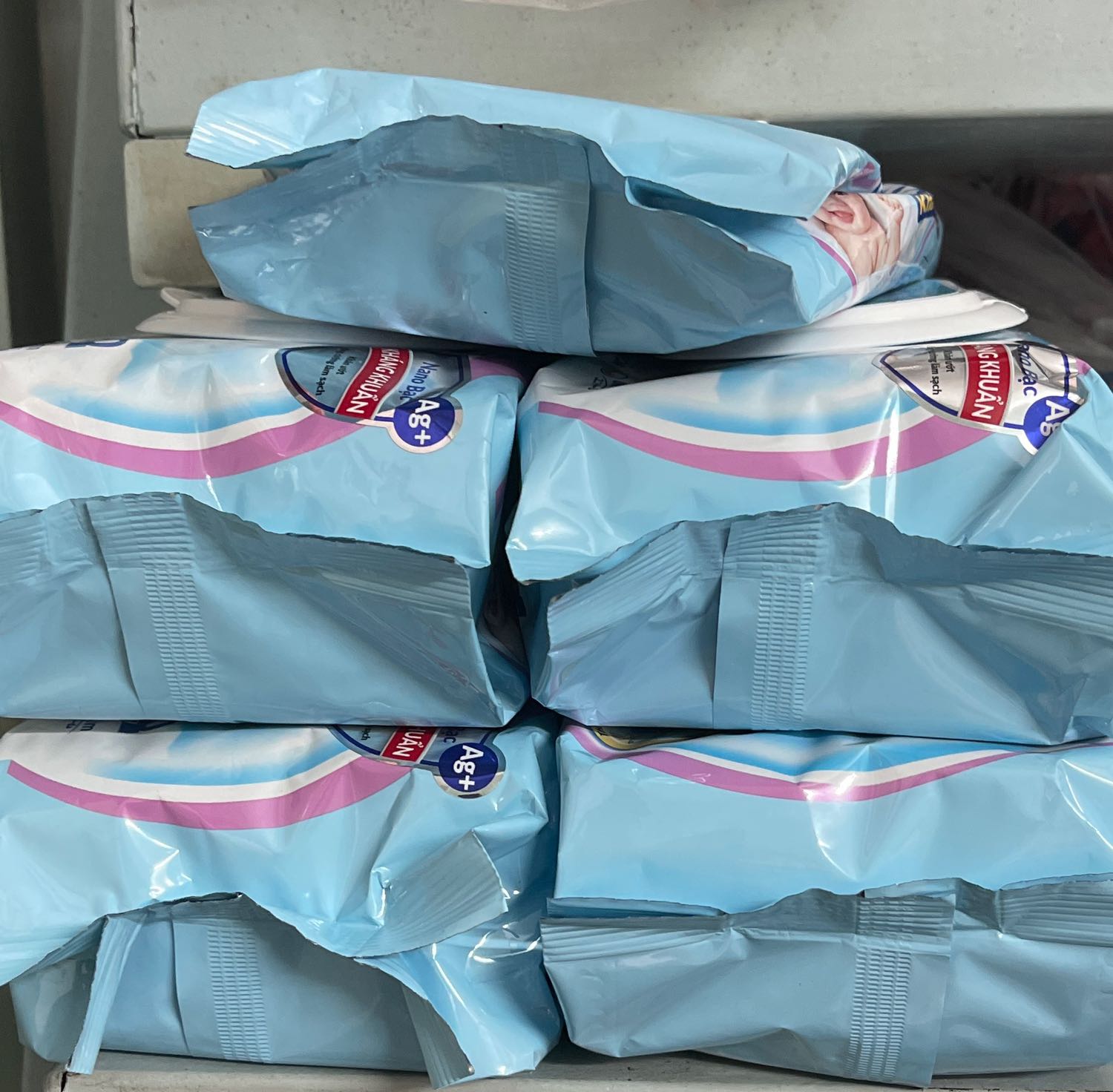 Giao hàng chậm hơn dự kiến. Sản phẩm ok