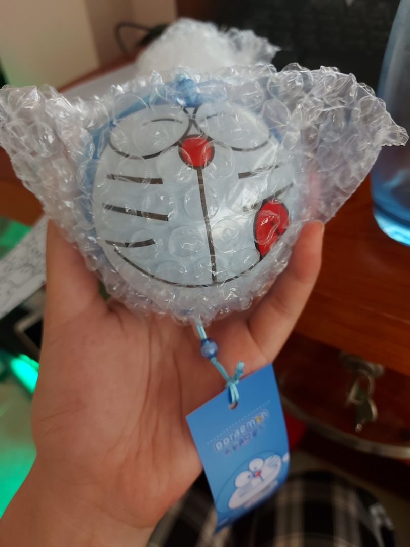 gửi sai hàng, đặt chuông tím thì gửi chuông doraemon, đặt chuông thuyền thì gửi chuông trắng, vậy thì k biết để note chuông tím, chuông thuyền ngoài gói bọc làm cái gì luôn