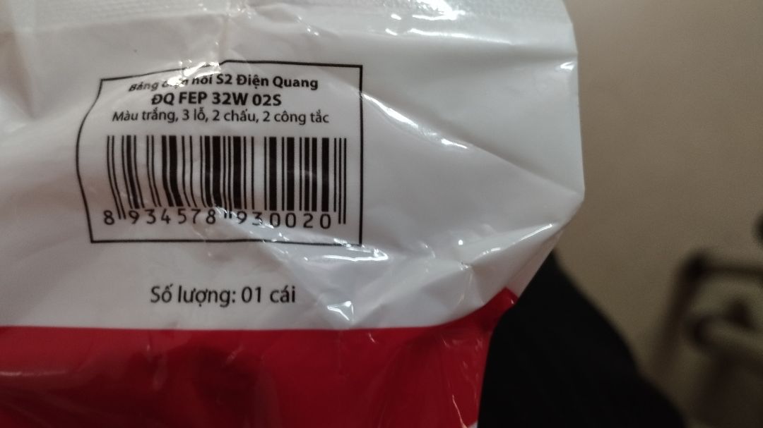 Giao hàng rất chậm, sản phẩm bảo hành 1 năm?!? chưa "bốc tem" đã nhìn thấy hỏng.