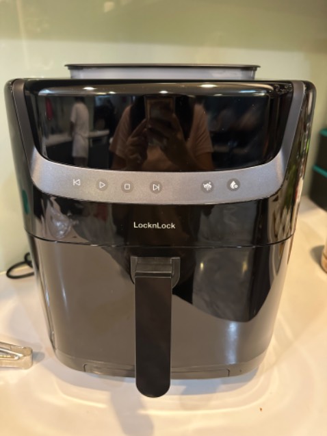 Giao hàng nhanh , thái độ tốt 
Mẫu nồi nhìn đẹp , nhưng k biết có nồi nào giống mình k ? Nhìn mép trái phải như bị bể 
Chưa dùng nên chưa biết chất lượng thế nào Giao hàng nhanh , thái độ tốt 
Mẫu nồi nhìn đẹp , nhưng k biết có nồi nào giống mình k ? Nhìn mép trái phải như bị bể 
Chưa dùng nên chưa biết chất lượng thế nào