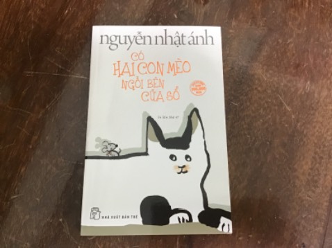 Lật trang đầu ra thấy giấy cực mịnnnn!, hình vẽ bên trong dễ thương, còn bìa sách thì rất đẹp giống như trên hình. Nói chung là 10 điểm nhưng có cái hàng của mình bị giao hơi muộn tí nhưng cũng không sao vẫn rất tốt. Nội dung thì vẫn rất hay đúng là sách của Nguyễn Nhật Ánh