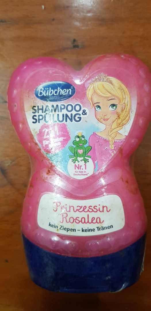 sản phẩm quá củ. ngày sx và hsd ko rõ ràng. giống giống như cố tình để ngày sx va hsd mới vô rồi bao màng co lại zay. xà bông bên trong nhìn thi lợn cợn, nổi bọt. ko đáng 1 sao.