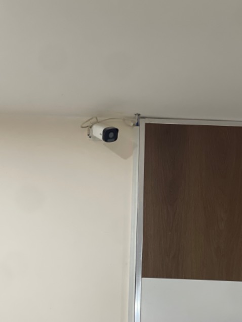 Đây là camera nhà mình xài cảm thấy rất là tốt. Đơn vị giao hàng rất là nhanh. Đóng gói rất là cẩn thận, nhân viên giao hàng nhanh thân thiện vui tính. Tôi sẽ tiếp tục ủng hộ Tiki