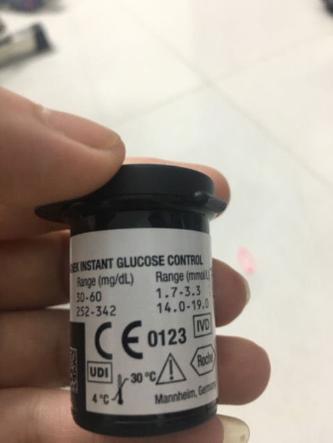 Hộp k có nhãn phụ tiếng Việt, que *** có chấm trên thân khong nhất quán. Tuy nhiên vẫn sử dụng được. Không rõ độ chính xác cao không nhưng đối với tôi vẫn dùng được