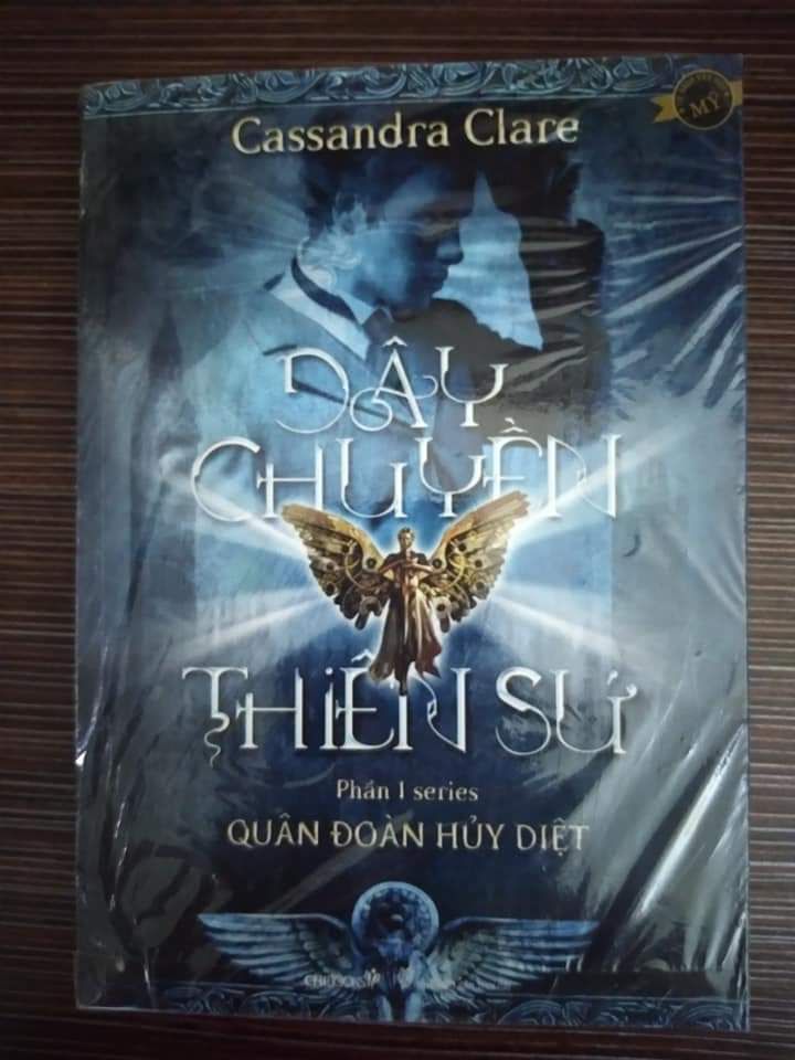 giao hàng mùa dịch nhanh gọn lẹ, thiết kế bìa đẹp, sách bọc tốt