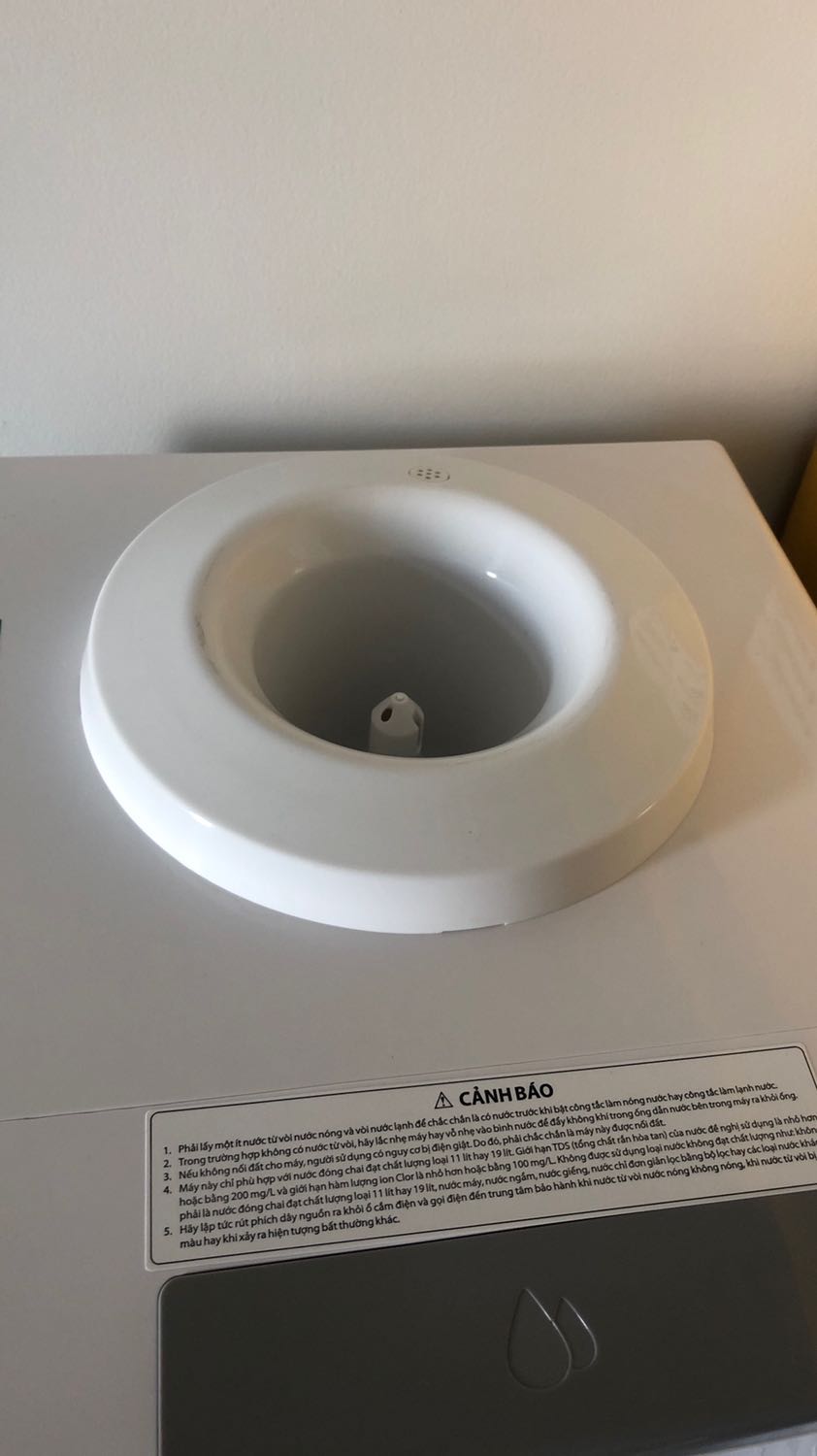 Cây nước bị trào ngược nước ra ngoài. Đề nghị Tiki xử lý hoặc đổi sản phẩm khác