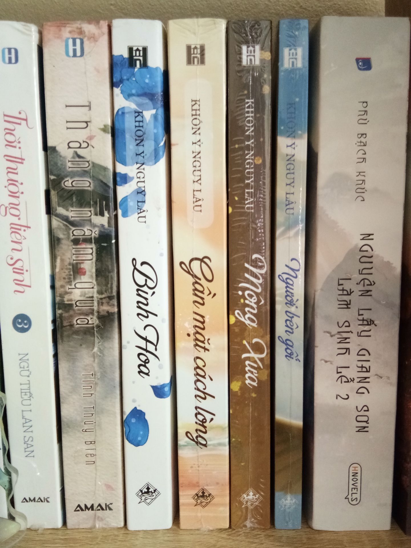 Sách đẹp, giao hàng khá nhanh, lúc nhận hàng hộp ngoài hơi ọp ẹp nhưng may sách bên trong không bị móp méo gì cả, hài lòng~