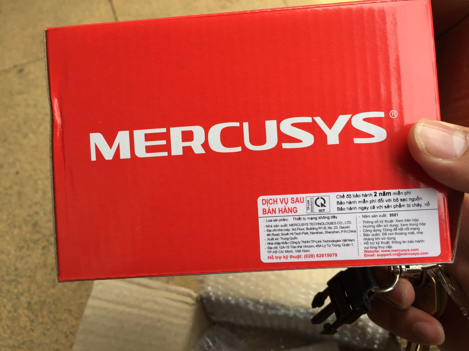 Sản phẩm đóng gói cẩn thận, hộp giấy bên ngày đơn vị vận chuyển làm móp nhưng ko sao sản phâm bên trong còn nguyên, mới nhận chưa sử dụng.