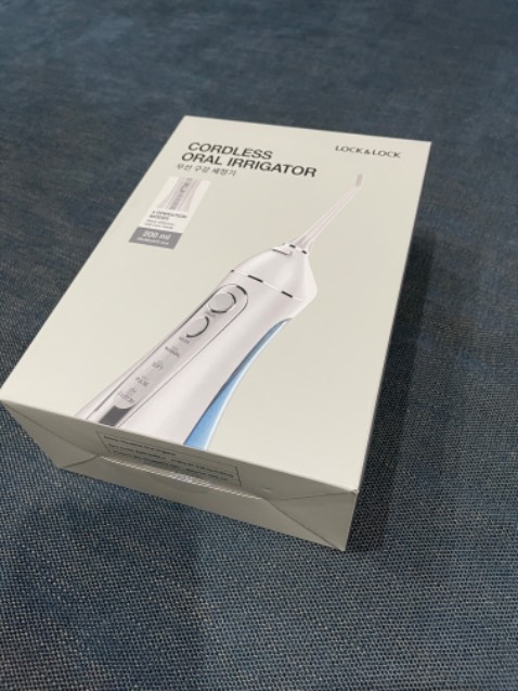 Hàng đóng gói kỹ, bao bì đẹp, chắc chắn. Sản phẩm có mẫu mã nhỏ gọn, dung tích hơi ít (200ml). Đã dùng thử, tạm hài lòng. Chờ dùng thời gian mới biết chất lượng. Tiki giao hàng nhanh chóng, nhân viên vui vẻ nhiệt tình. Cảm ơn shop và Tiki.