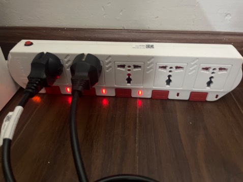 Sản phẩm chất lượng tốt, đóng gói bao bì cẩn thận. Mỗi phích cắm đều có công tắc riêng rất an toàn.