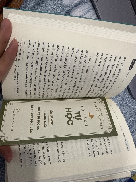 Giấy in chất lượng, bì cứng cáp, đóng gói cẩn thận