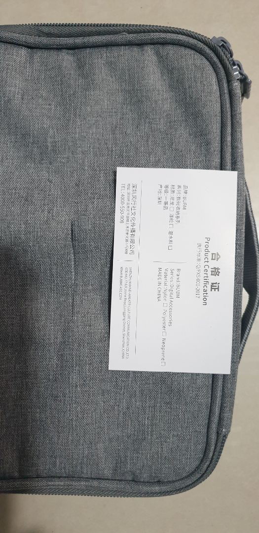 vừa nhận hàng. khui ra thì thấy 1 đường tầm gần 5cm lớp vải ngoài cùng. k hiểu là sao đây. nhân viên giao hàng hỏi có kiểm tra hàng không. mình nói trước giờ mua của tiki không phải kiểm hàng. nay bị thế này chắc từ giờ không dám đặt online nữa. coi như bỏ kiện hàng này. mong tiki xem lại gian hàng để đừng mất uy tín. vừa nhận hàng. khui ra thì thấy 1 đường tầm gần 5cm lớp vải ngoài cùng. k hiểu là sao đây. nhân viên giao hàng hỏi có kiểm tra hàng không. mình nói trước giờ mua của tiki không phải kiểm hàng. nay bị thế này chắc từ giờ không dám đặt online nữa. coi như bỏ kiện hàng này. mong tiki xem lại gian hàng để đừng mất uy tín.
